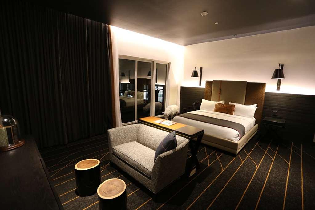 The George, By Valencia Collection 4* College Station