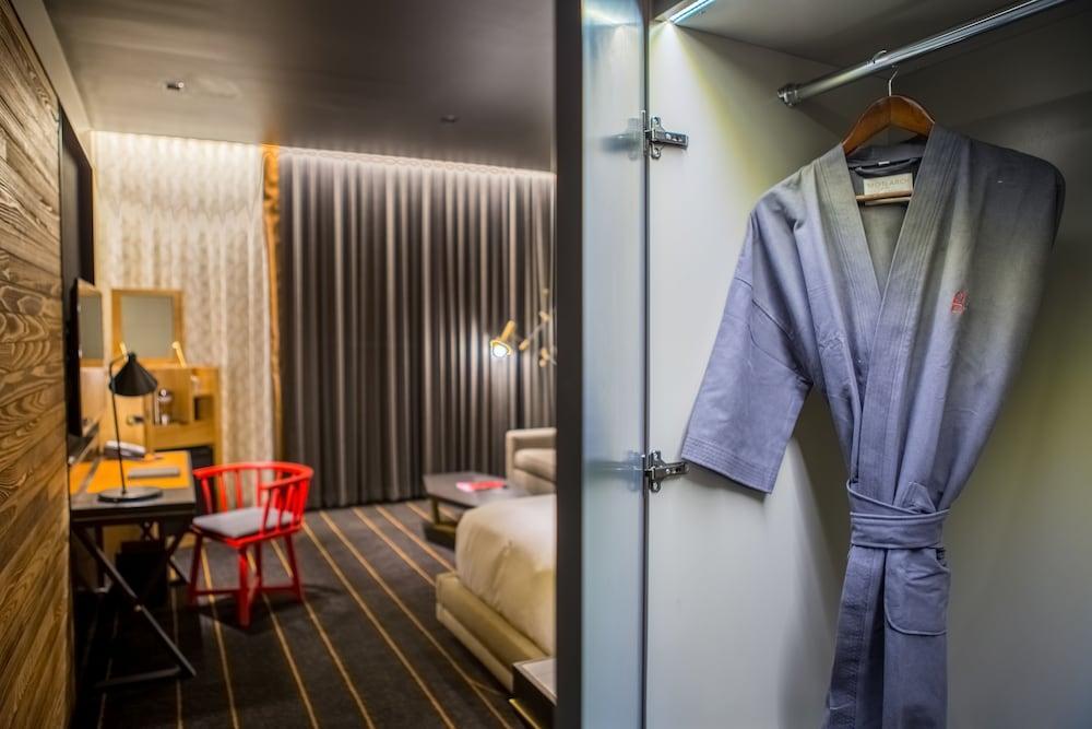 The George, By Valencia Collection Hotel